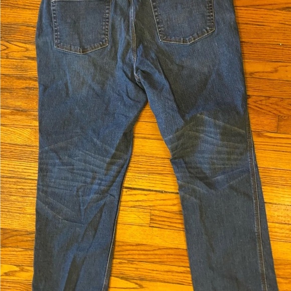 Duluth Trading Co Relaxed Fit Dark Blue Jeans - Picture 2 of 8